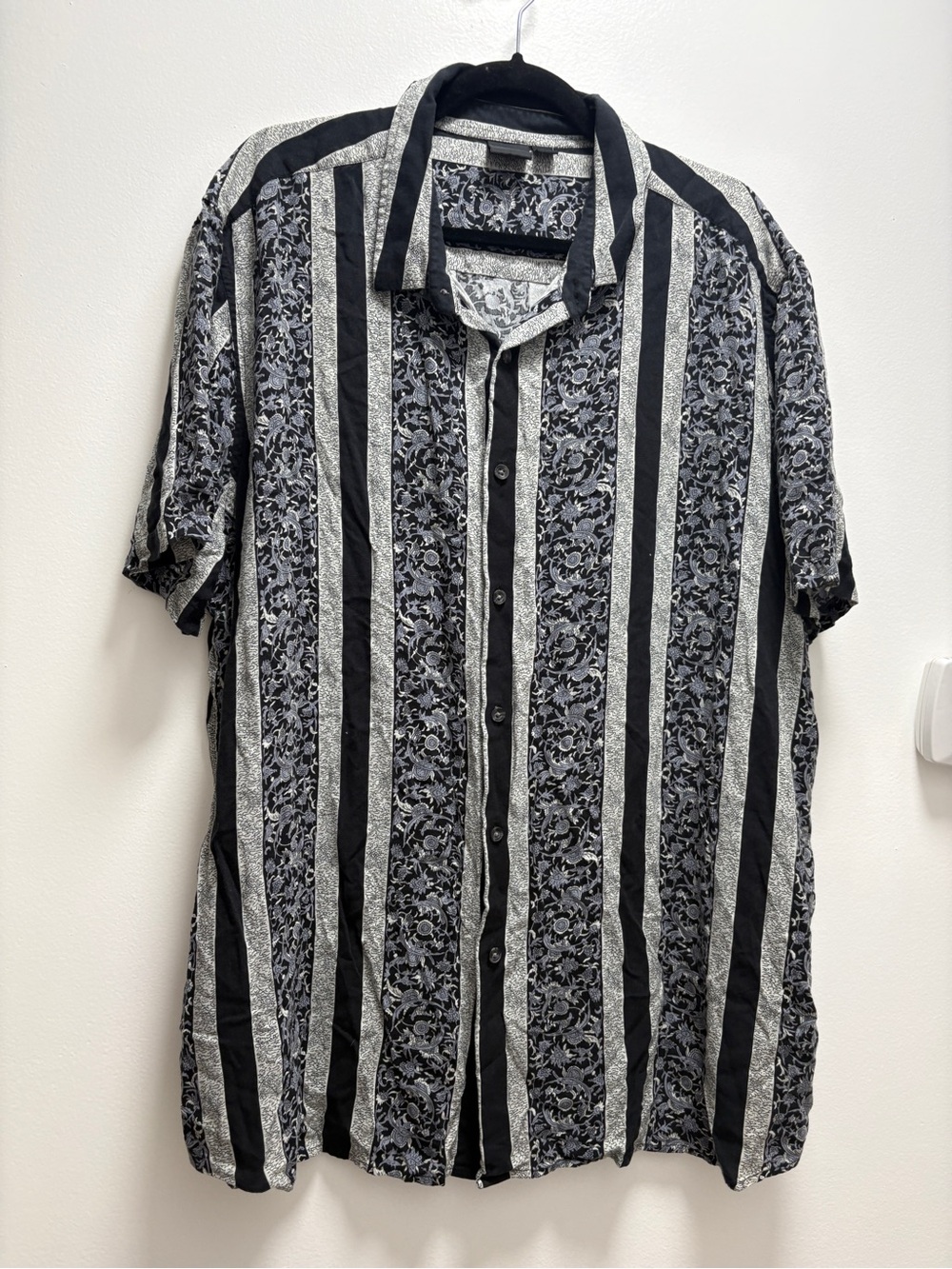 ASOS Black & Gray Vertical Stripe Short-Sleeve Button Shirt Indie Sleaze